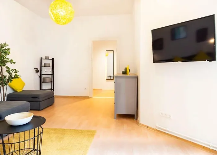 Spacious Family Apartment At Mauerpark Plus Selfcheckin